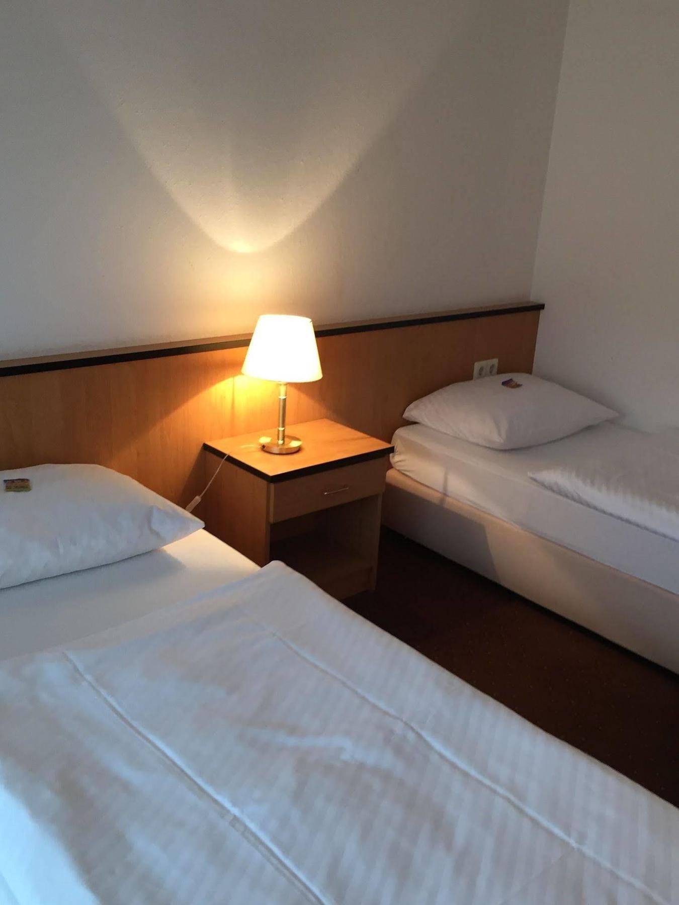 Airport-Hotel Stetten Leinfelden-Echterdingen Bagian luar foto