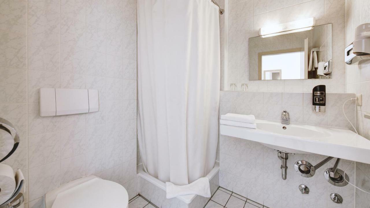Airport-Hotel Stetten Leinfelden-Echterdingen Bagian luar foto